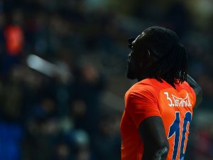 Adebayor’dan Asker Selamı