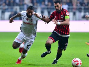 Beşiktaş İlk Yarıda Önde