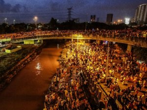Yüz Binlerce Hindu, Thaipusam Festivali’ne Akın Etti
