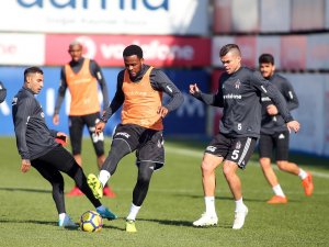 Beşiktaş’ta Vagner Love İlk Antrenmanına Çıktı