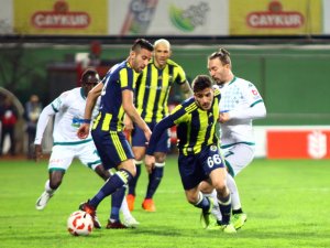 Fenerbahçe İlk Yarıda Önde
