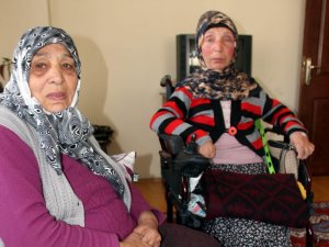 40 Yıldır Yürüyeceği Günü Bekliyor