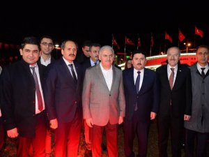 Başbakan Yıldırım, 15 Temmuz Şehitler Anıtı’nı Ziyaret Etti