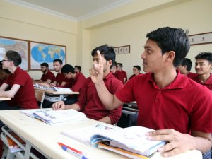 111 Ülkeden Öğrencilere Eğitim Desteği