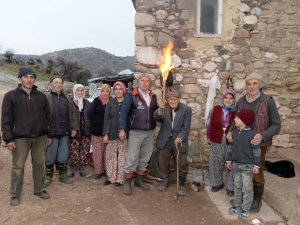 Bu Mahalle 100 Yıldır Elektriğe Hasret