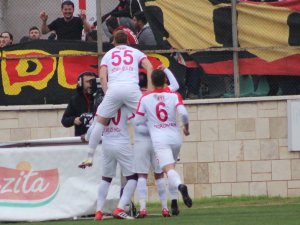 Es-es Deplasmanda İstedğini Aldı