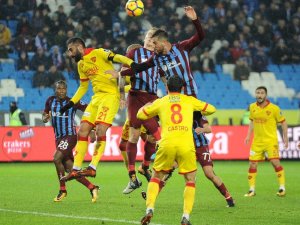 Spor Toto Süper Lig: Trabzonspor: 0 - Göztepe: 0 (İlk Yarı)