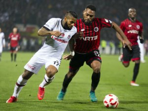 Kartal Yarı Finalde