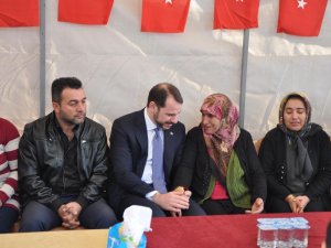Bakan Albayrak Reyhanlı’da Şehit Ailelerini Ziyaret Etti