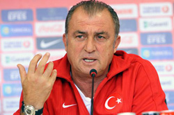 Fatih Terim'den futbolculara sert mesaj, Türk Halkından özür dileme