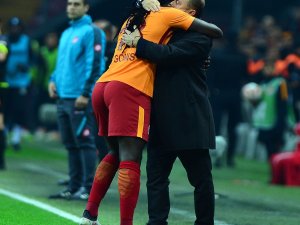 Gomis Gol Sevincini Fatih Terim İle Paylaştı