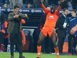 Adebayor Fener’in Golcülerini Katladı