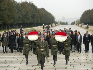 Kılıçdaroğlu, Pm Üyeleri İle Anıtkabir’i Ziyaret Etti