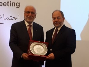 Abd Gittiği Yolun Yanlış Olduğunu Görmelidir"
