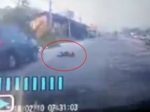 Kadın Sürücü Metrelerce Sürüklendi