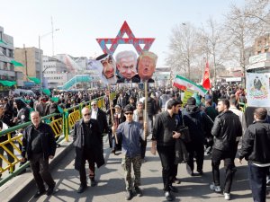 İran’da Devrimin 39. Yılı Kutlanıyor