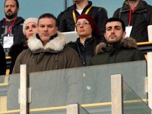 Alpay Özalan’dan Genç Oyunculara Yakın Markaj