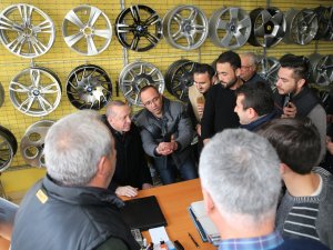Cumhurbaşkanı Erdoğan’dan Esnafa Çat Kapı Ziyaret