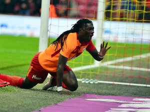 Gomis, Burak Yılmaz’ı Yakaladı