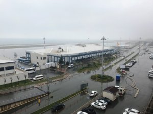 Trabzon’da Sis Hava Ulaşımını Olumsuz Etkiledi