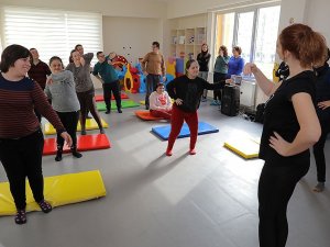 Down Sendromlu Çocuklara Özel Dans Kursu
