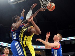 Anadolu Efes Fenerbahçe’yi Geçip Yarı Finale Yükseldi