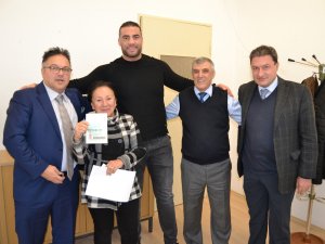 Dünya Ağır Sıklet Boks Şampiyonu Charr, Türkiye Yolunda