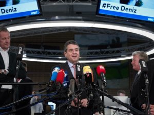 Almanya Dışişleri Bakanı Gabriel’den "Deniz Yücel" Açıklaması