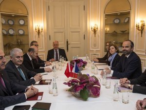Yıldırım Fransalı Mevkidaşı İle Biraraya Geldii