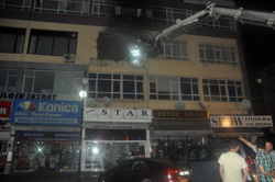 Rize'de Belediye Dükkanı Yandı Rize Belediyesi Suçlu İlan Edildi