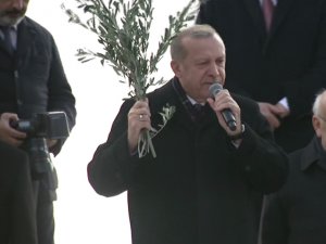 "Mehmedimiz Bu İmanlı Milletimizin Dualarla Zaferi Kucaklayacaktır"