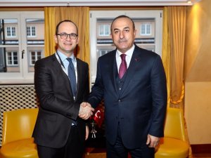 Bakan Çavuşoğlu, Arnavut Mevkidaşı İle Görüştü
