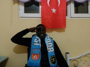 Nijeryalı Futbolcudan Mehmetçik’e Destek