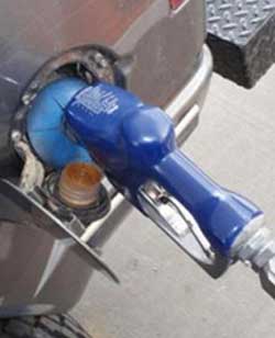 Benzine yine zam geldi