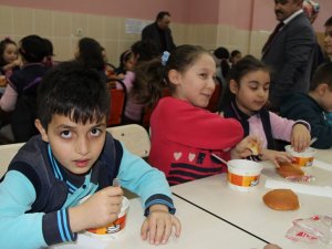 Öğrencilere Sıcak Çorba İkramı