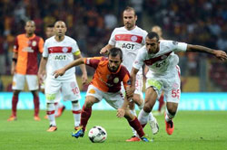 Galatasaray 1-1 eriyor
