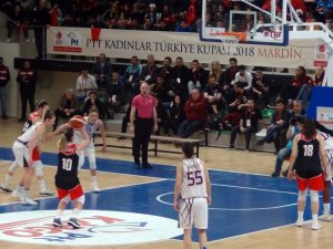 Yakın Doğu Üniversitesi İyi Başladı