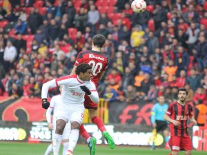 Gazişehir Vites Düşürmüyor