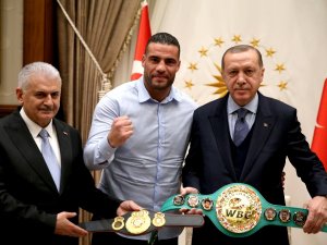 Erdoğan Suriyeli Şampiyon Boksörü Kabul Etti
