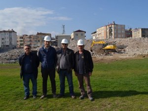 Avni Aker’de Yıkım İşi Bitti, Hafriyatı Kaldı
