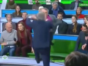 Rusya’da Canlı Yayında Yumruklu Kavga