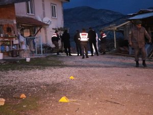 Odunluk Kavgasında Bir Aile Katledildi