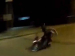 Aşırı Süratli Motosiklet Polise Çarptı