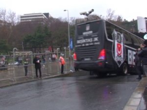 Beşiktaş Kafilesi Stada Geldi