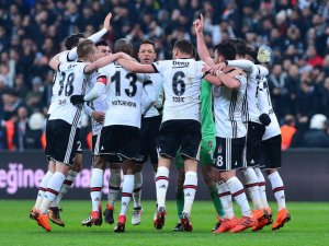 İki Ezeli Rakibine De Nefes Aldırmadı