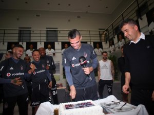Pepe 35 Yaşına Bastı