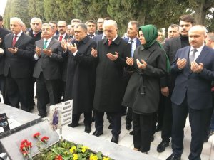 Bakanlar Soma Maden Şehitliğinde