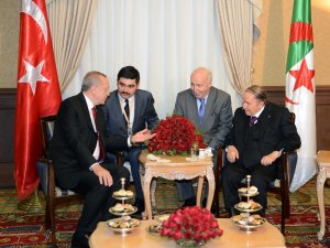 Cumhurbaşkanı Erdoğan, Cezayirli Mevkidaşıyla Görüştü