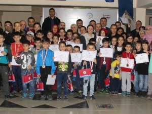 Trabzon’daki Satranç Turnuvasına 12 İlden 400’ün Üzerinde Kişi Katıldı