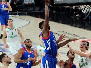 Anadolu Efes Milano Deplasmanında